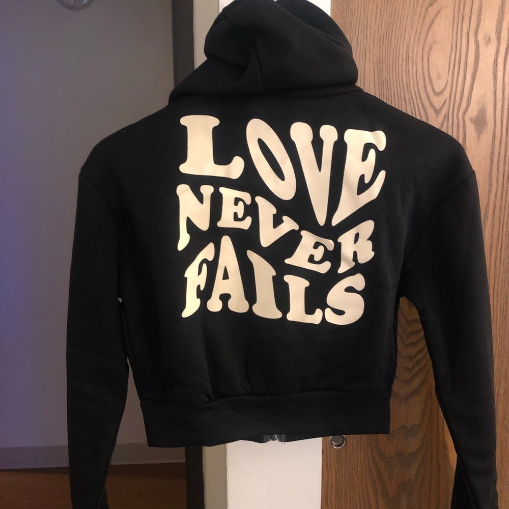 SHEIN slogan graphic drop shoulder drawstring Crop Hoodie and Sweatpants set